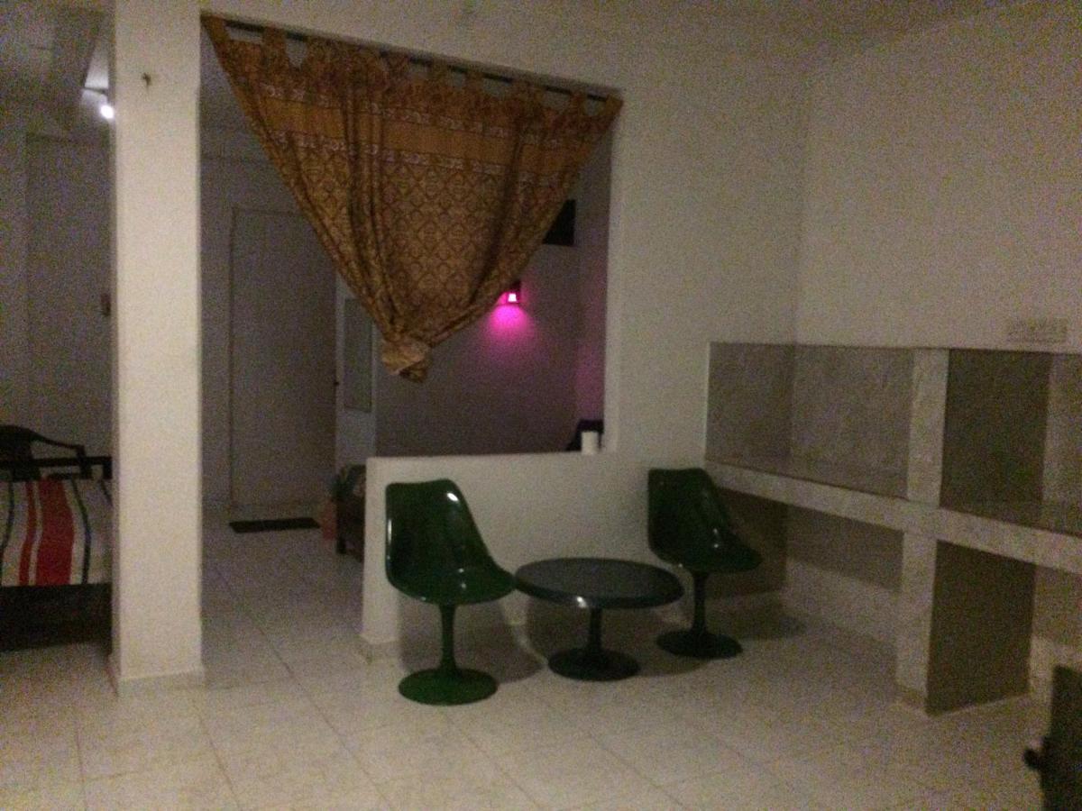 Rr House Hotell Colombo Eksteriør bilde
