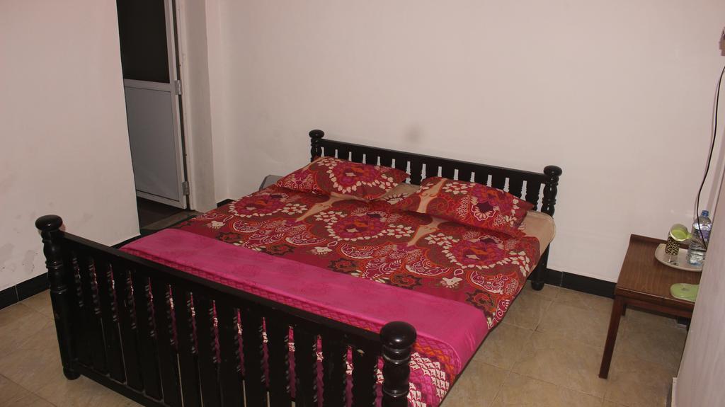 Rr House Hotell Colombo Eksteriør bilde