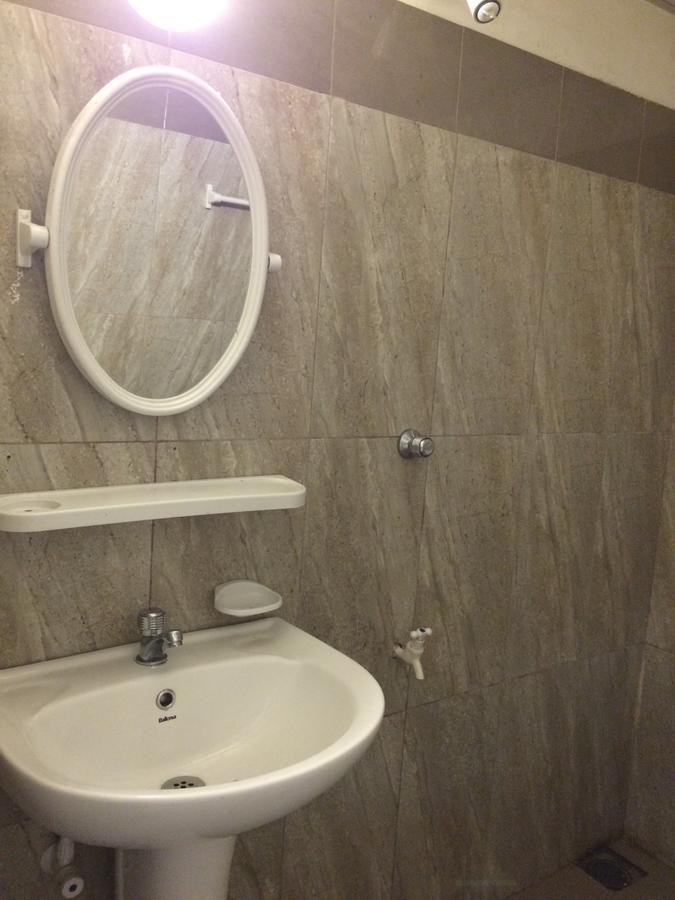 Rr House Hotell Colombo Eksteriør bilde